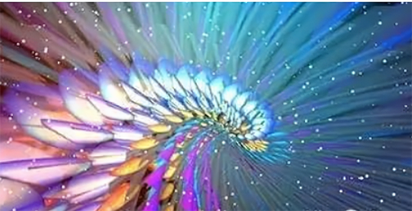 利用纱线改性实现的结构色纤维