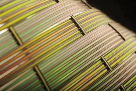 麻省理工大学研究学者发现[声学纤维]